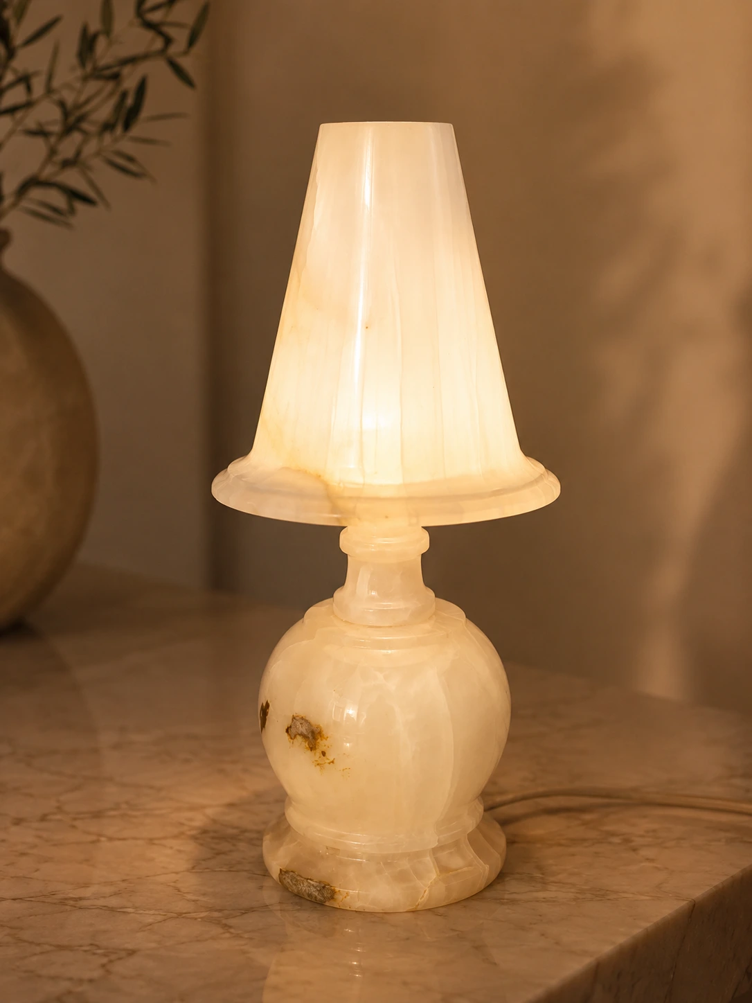White onyx lamp